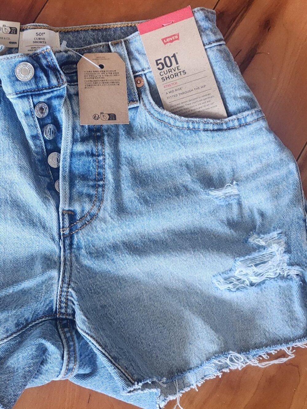 Levi 501 Curve Shorts- size 25